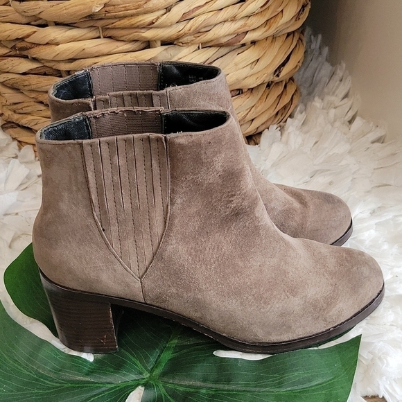 Wolverine Shoes - Wolverine 1000 mile slipon herl booties Size 10M